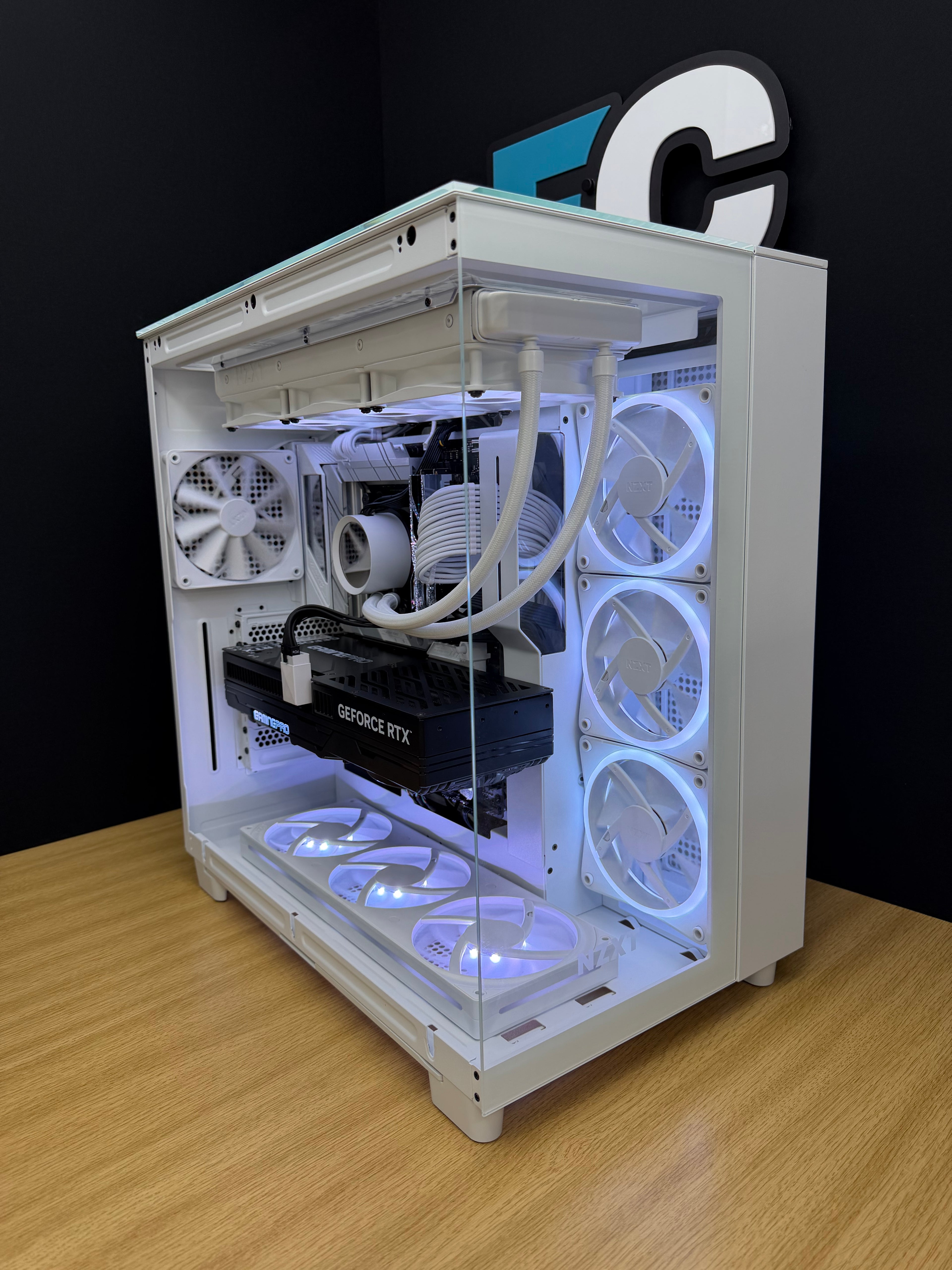 GAMING PC RYZEN 7 9800X3D RTX 5080 16GB